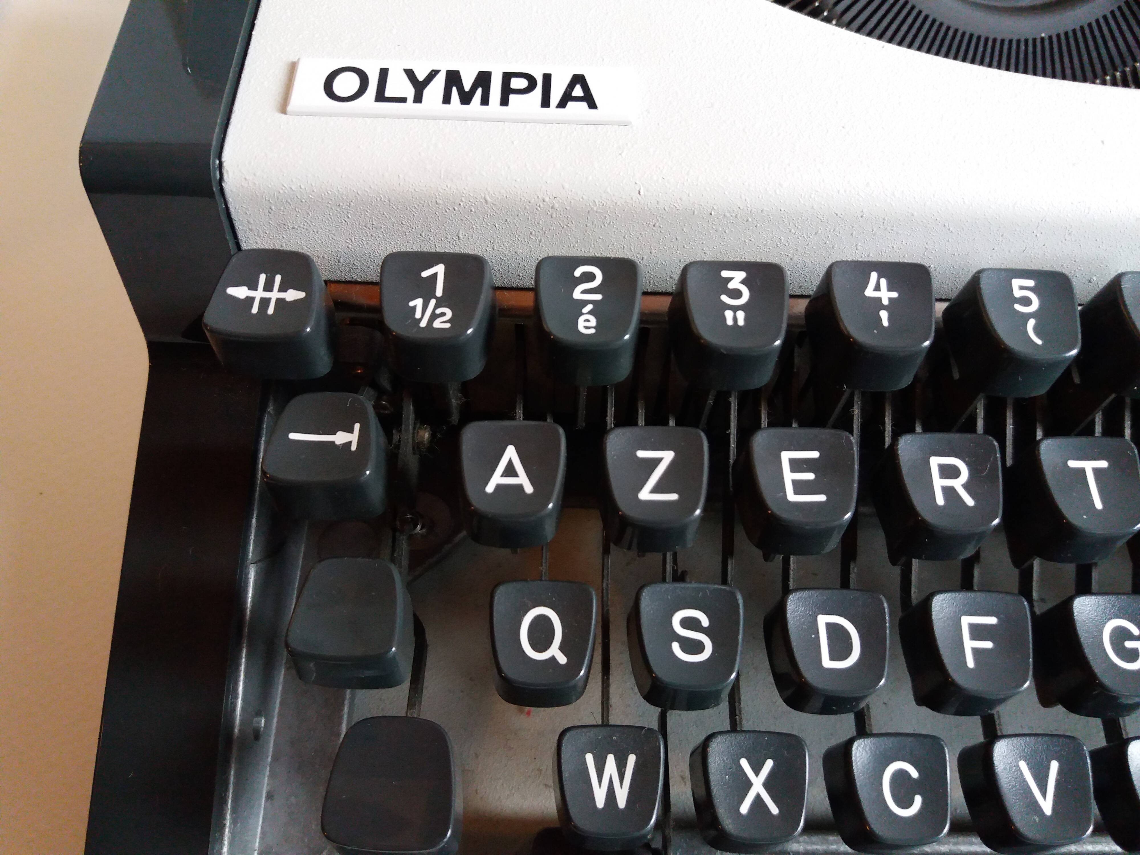 Luxury Olympia Traveller Typewriter