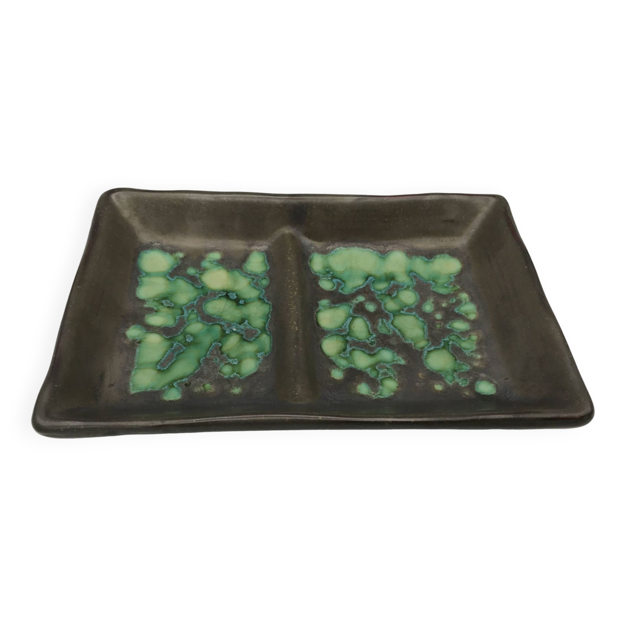 Ceramic presentation dish or bowl, artistic pottery with speckled effect