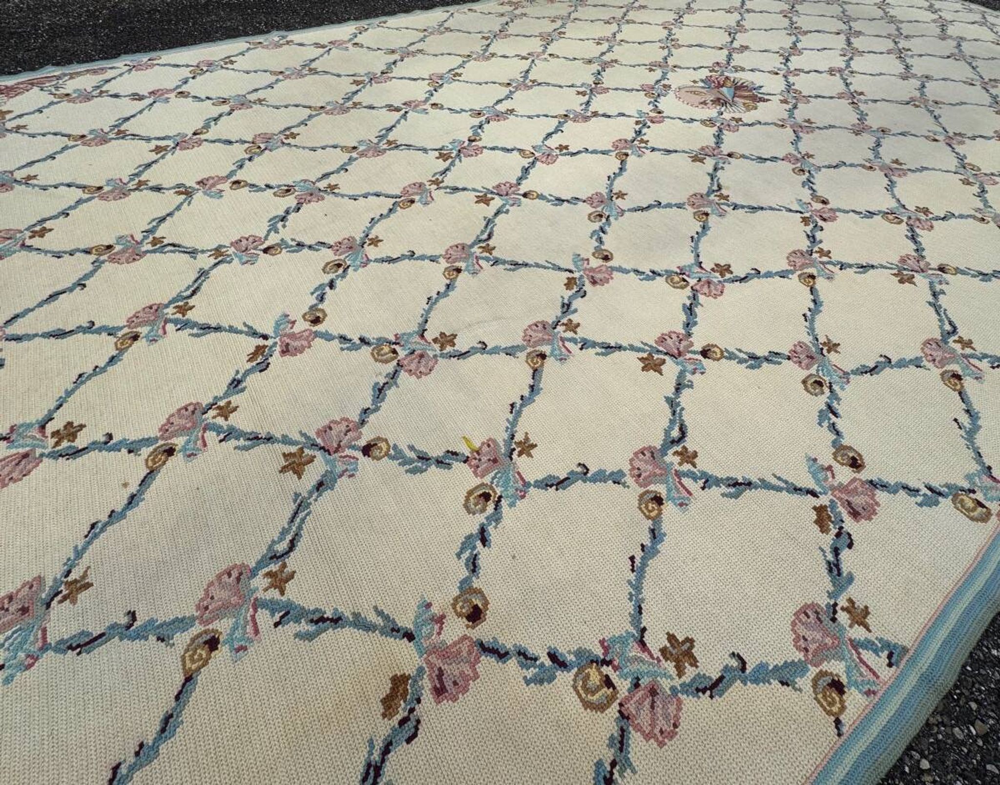 Tapis aux petits points  500x280 cm