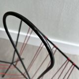 Vintage scoubidou magazine holder