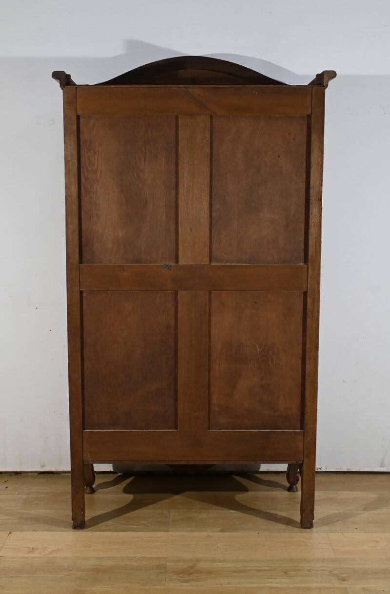 Walnut Display Cabinet, Louis XV Style – Late 19th Century