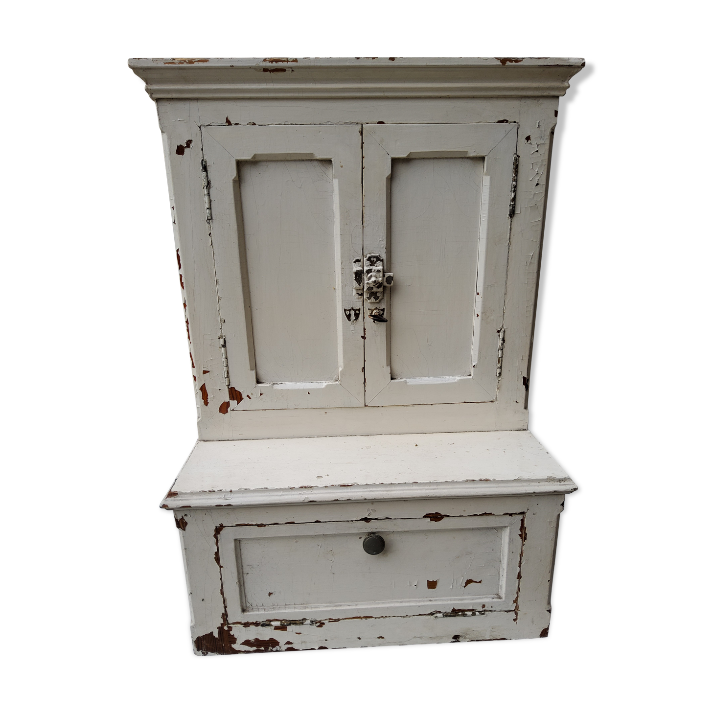 Pharmacy cabinet