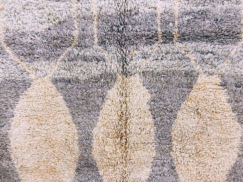 Berber carpet from Azilal size 150 x 250 cm