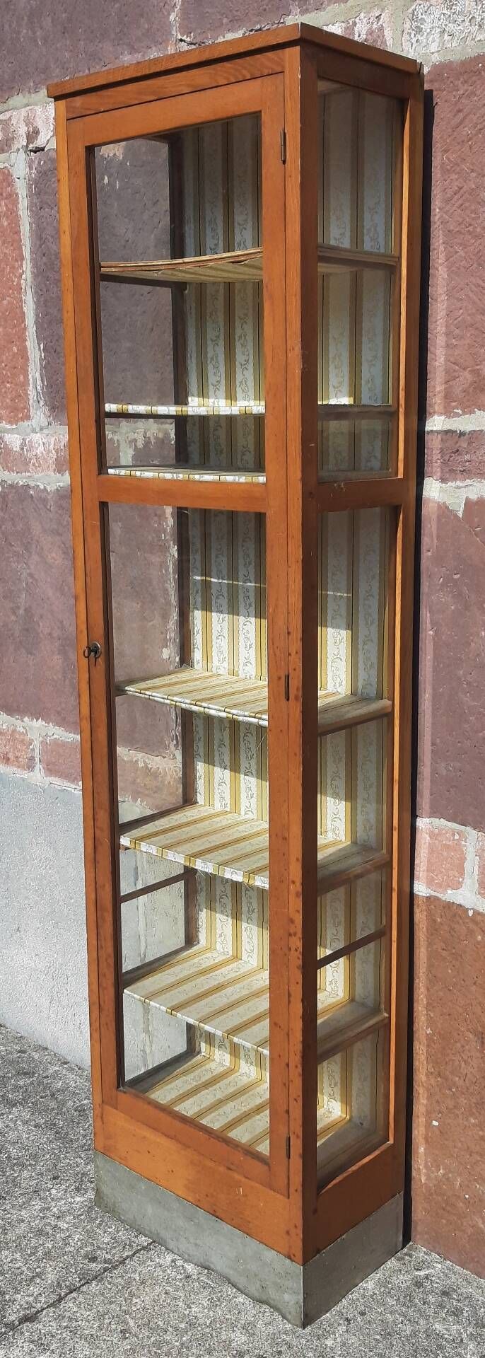 Display cabinet (Height 2.10m)