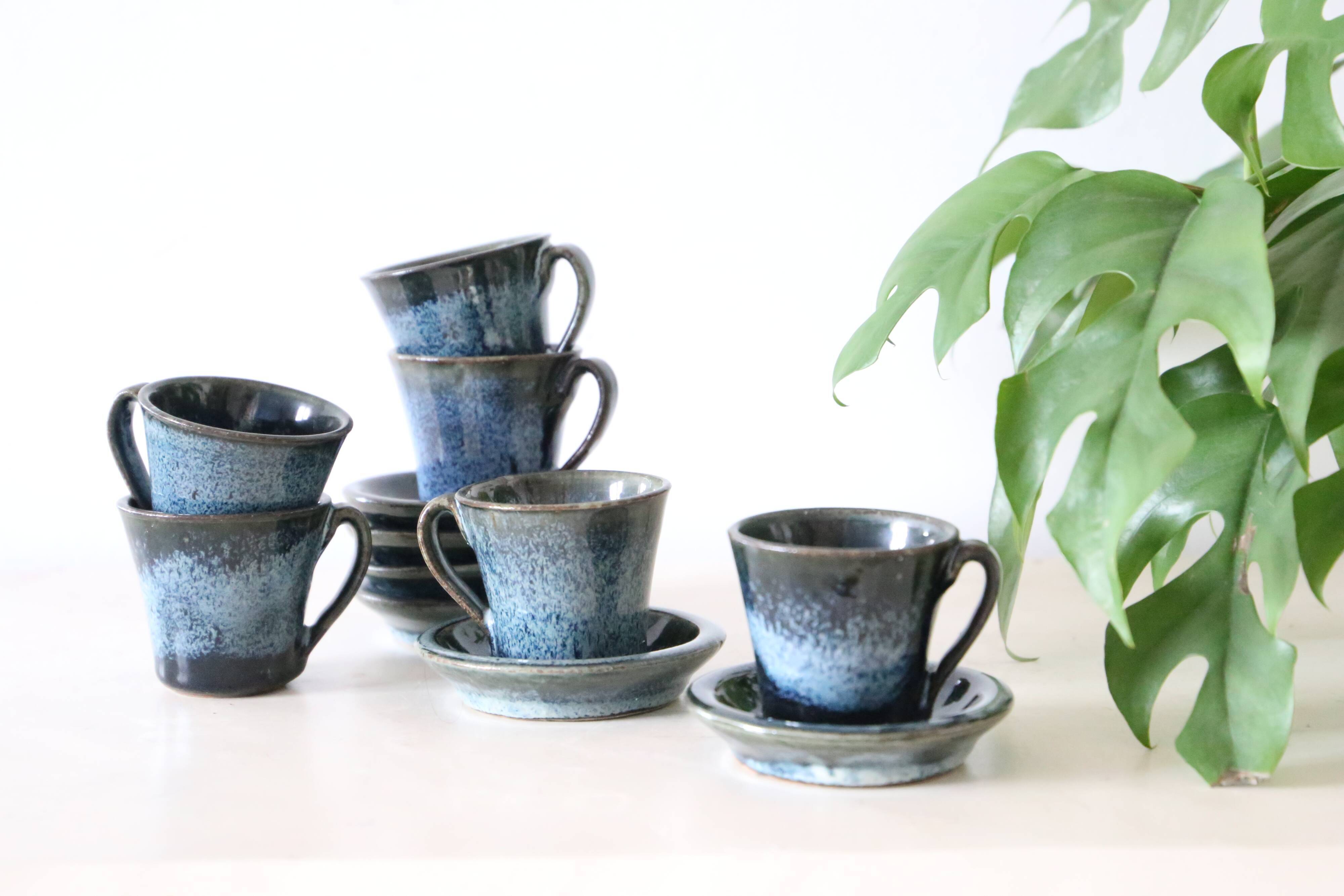 Serving of 6 cups and under cups in stoneware, Manziat, vintage