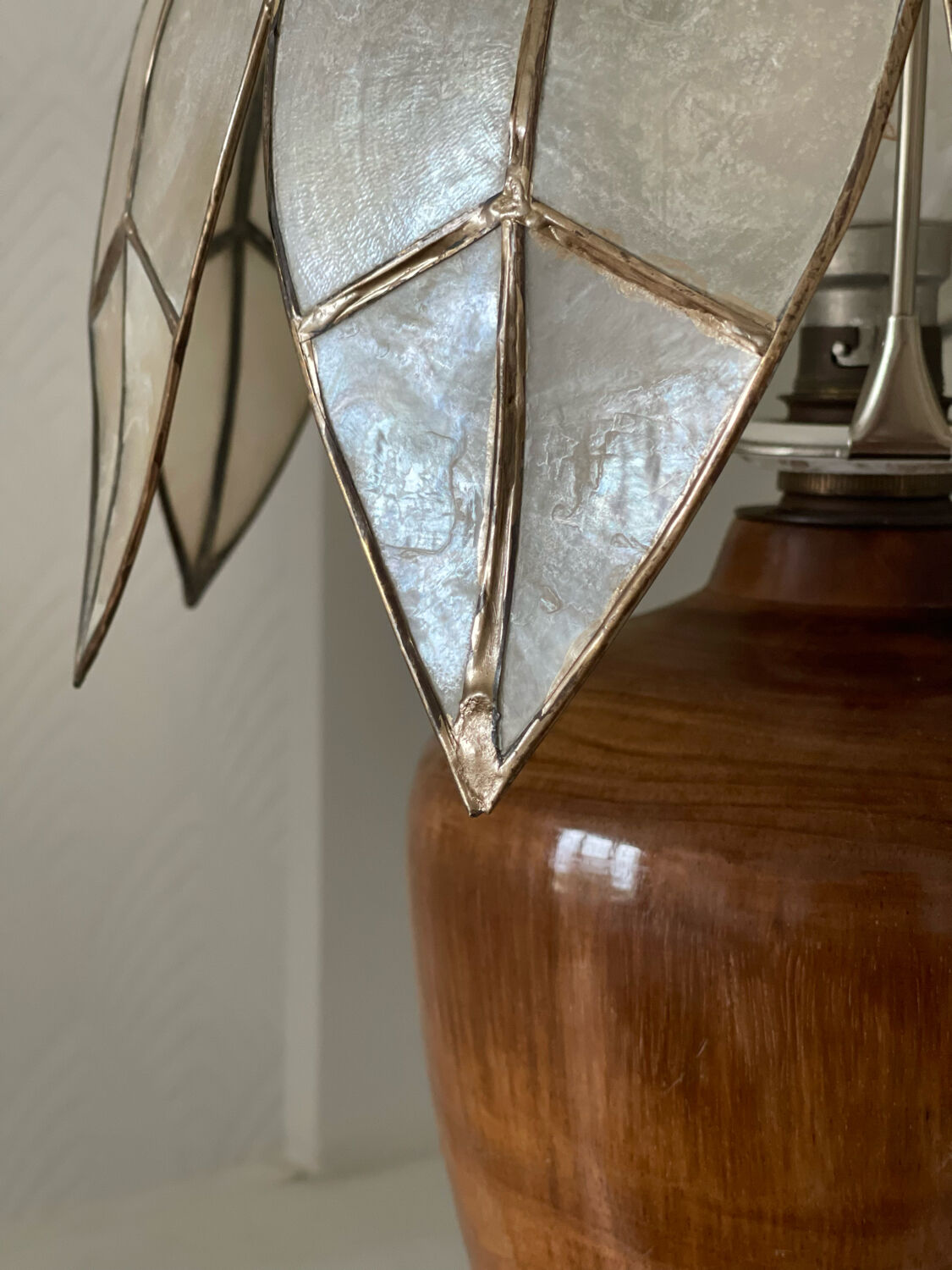 Mother-of-pearl and olive wood lamp