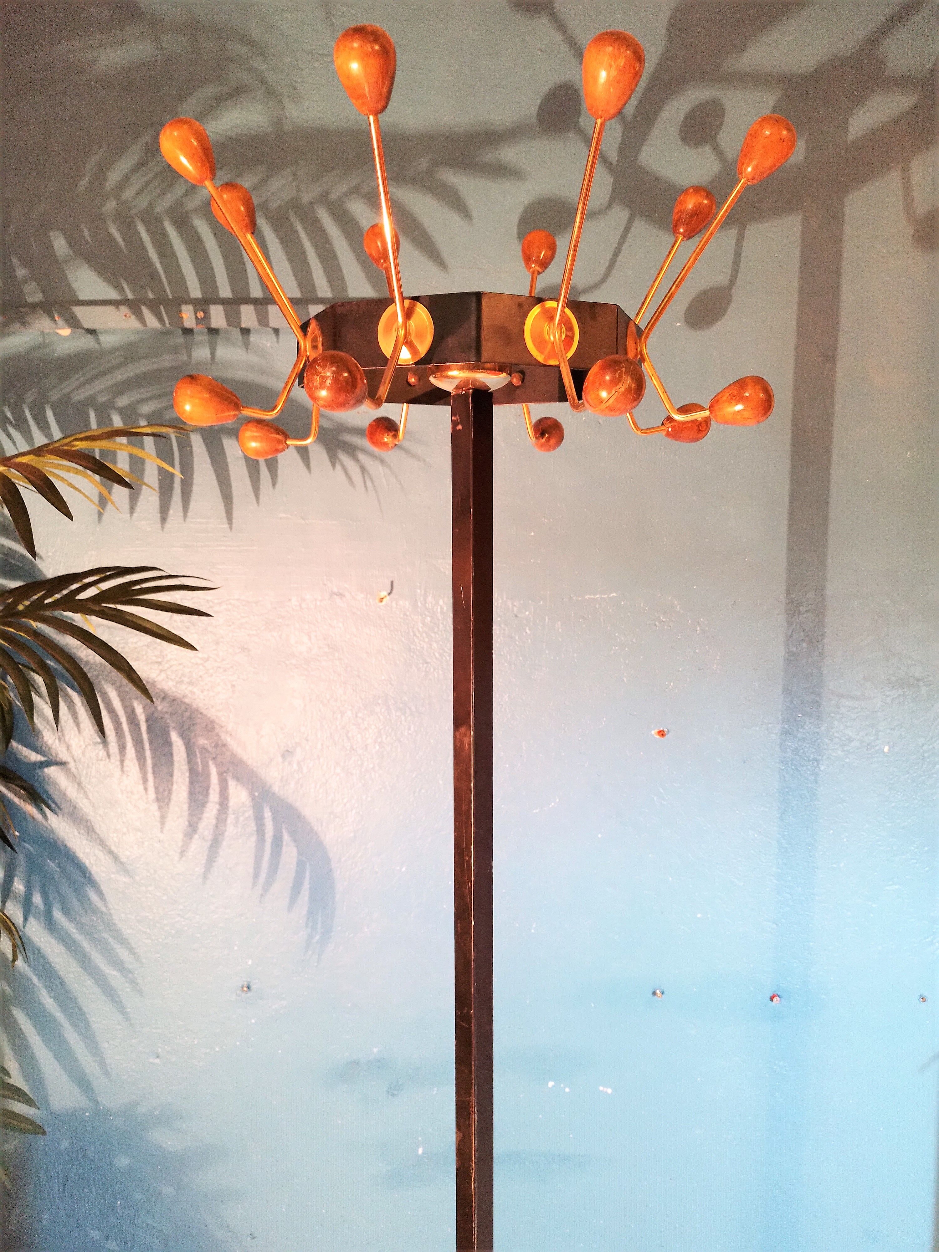 Porte manteau sur pied 1950s