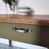 Khaki farm table