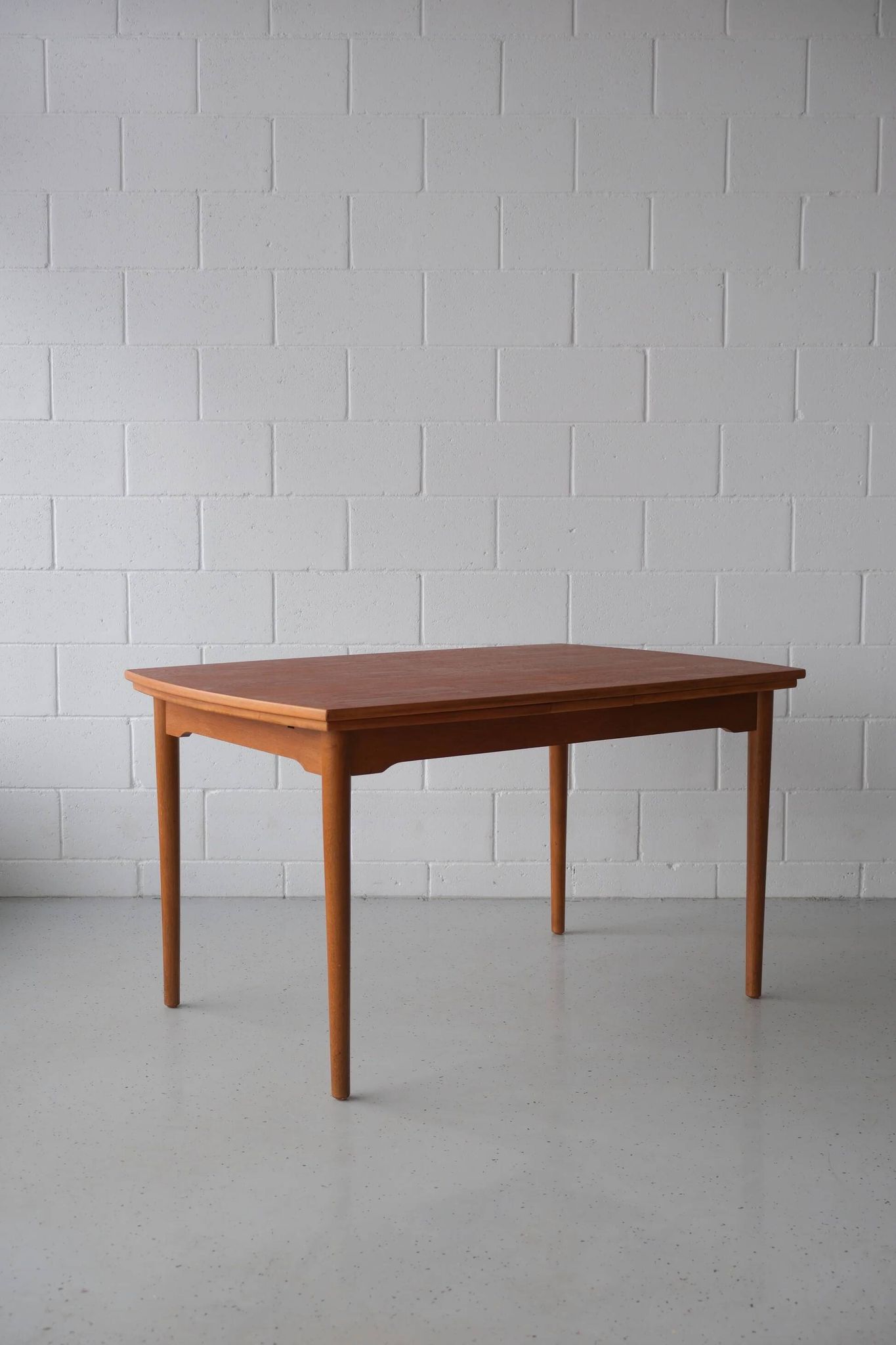 Dining table in Danish oak and teak.