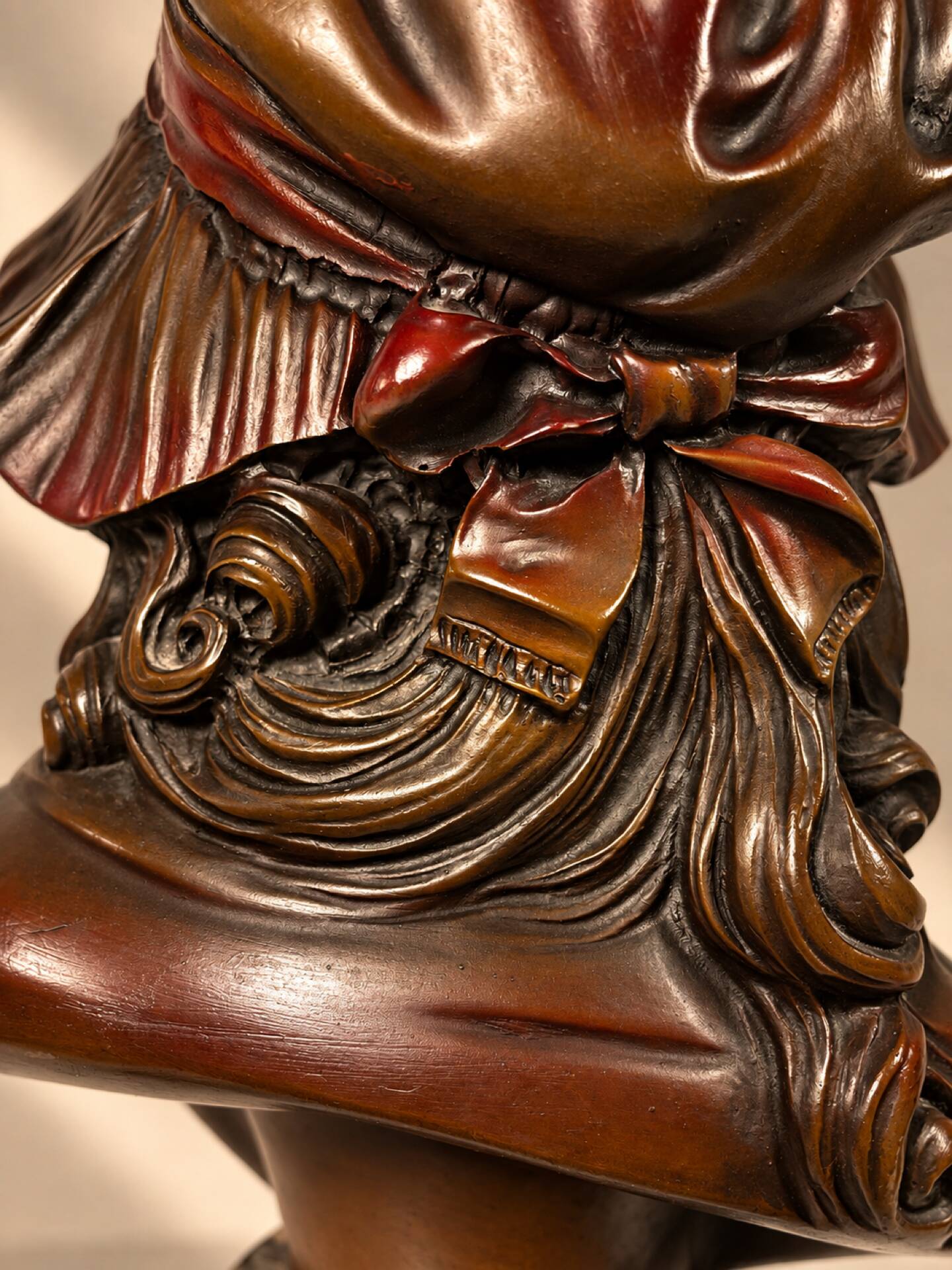 Bust of a woman 40 cm – Art Nouveau style – bronze effect finish