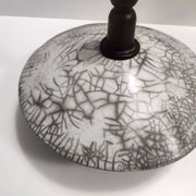Lampe postmoderne en céramique Raku grise faite à la main, signée, Italie
