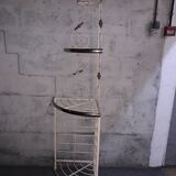 Metal corner shelf