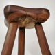 Tabouret tripode en olivier massif