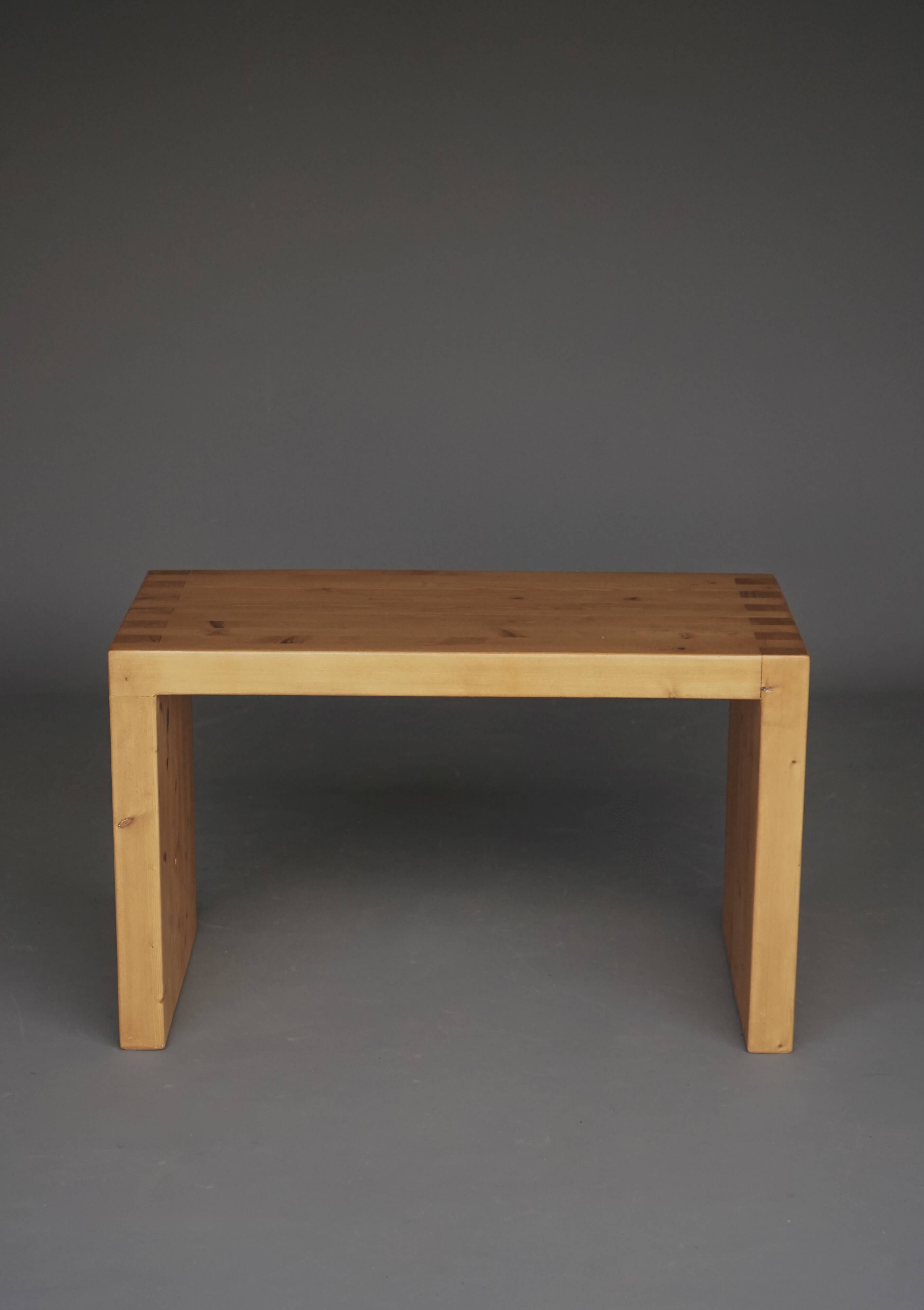 Vintage solid Pine Bench in the style of Ate van Apeldoorn, 1970s