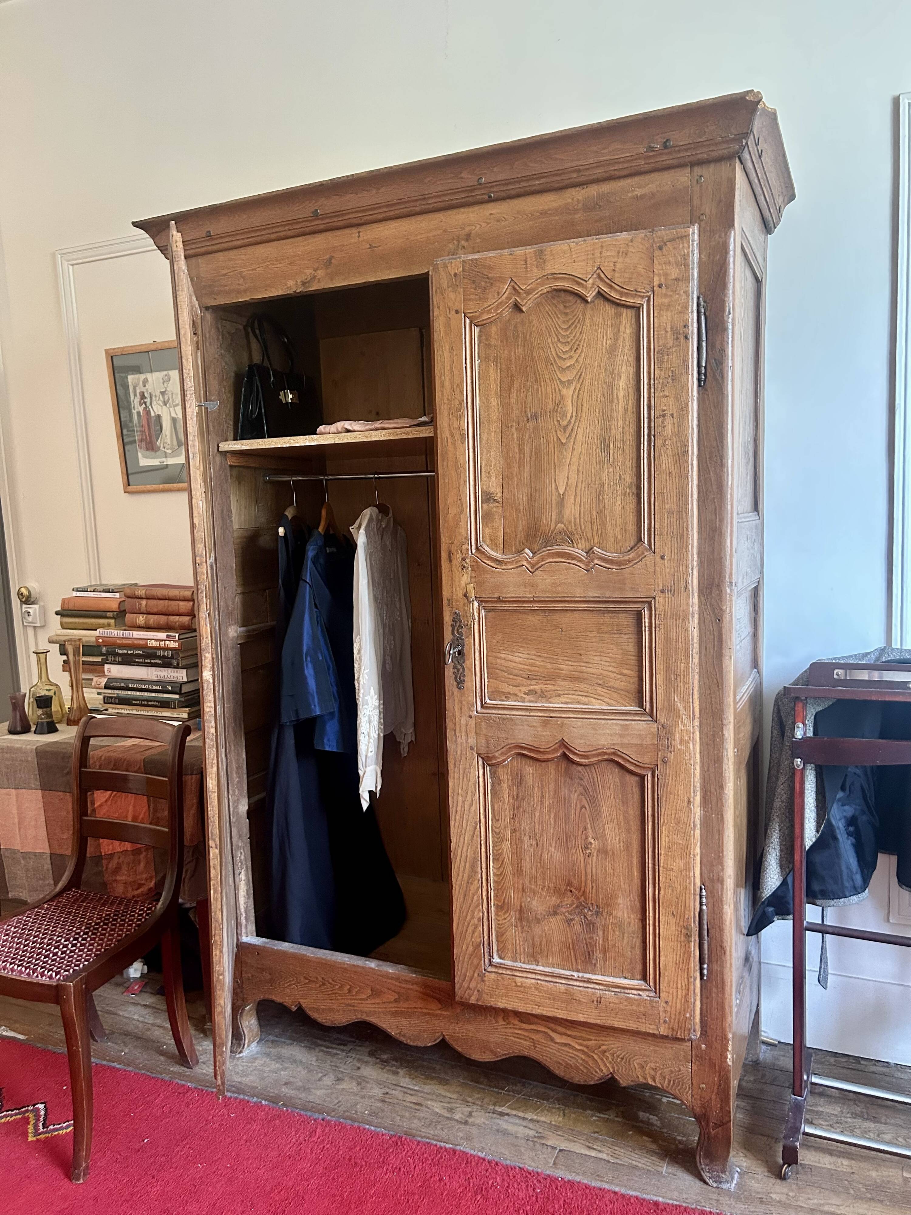 Rustic French antique wardrobe in solid wood – 19th century