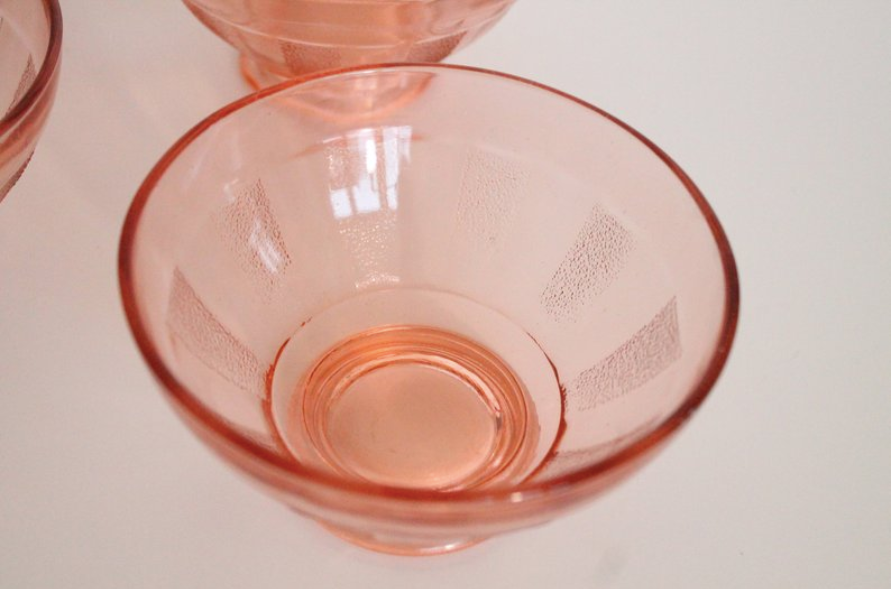 Set of 4 pink glass bowls