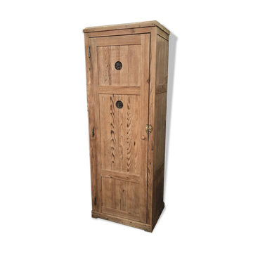 Antique pine bonnetière