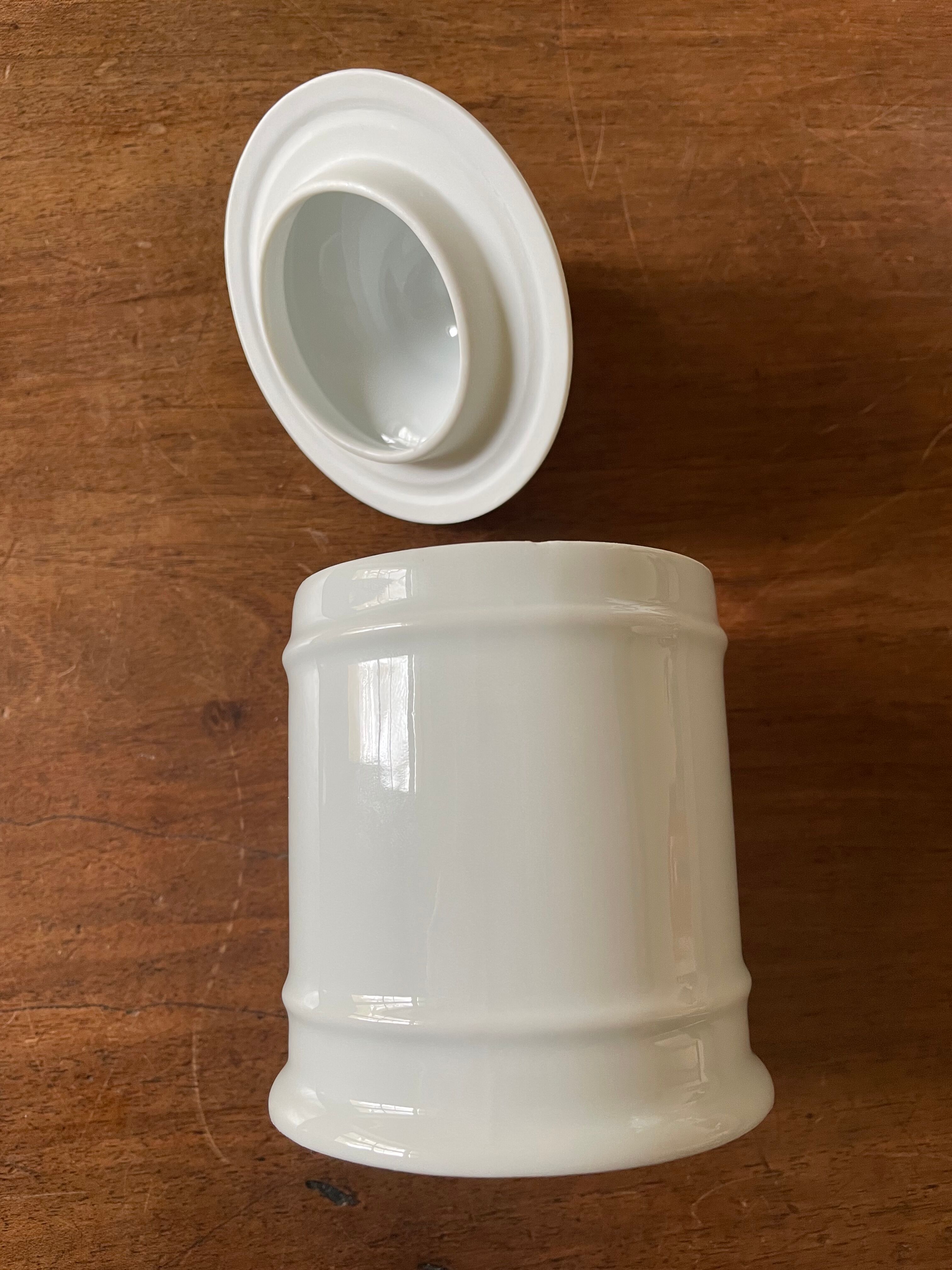 Apothecary pot in white Limoges porcelain