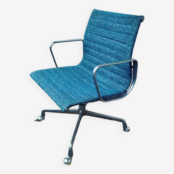 Fauteuil 108 de Charles & Ray Eames, édition Herman Miller