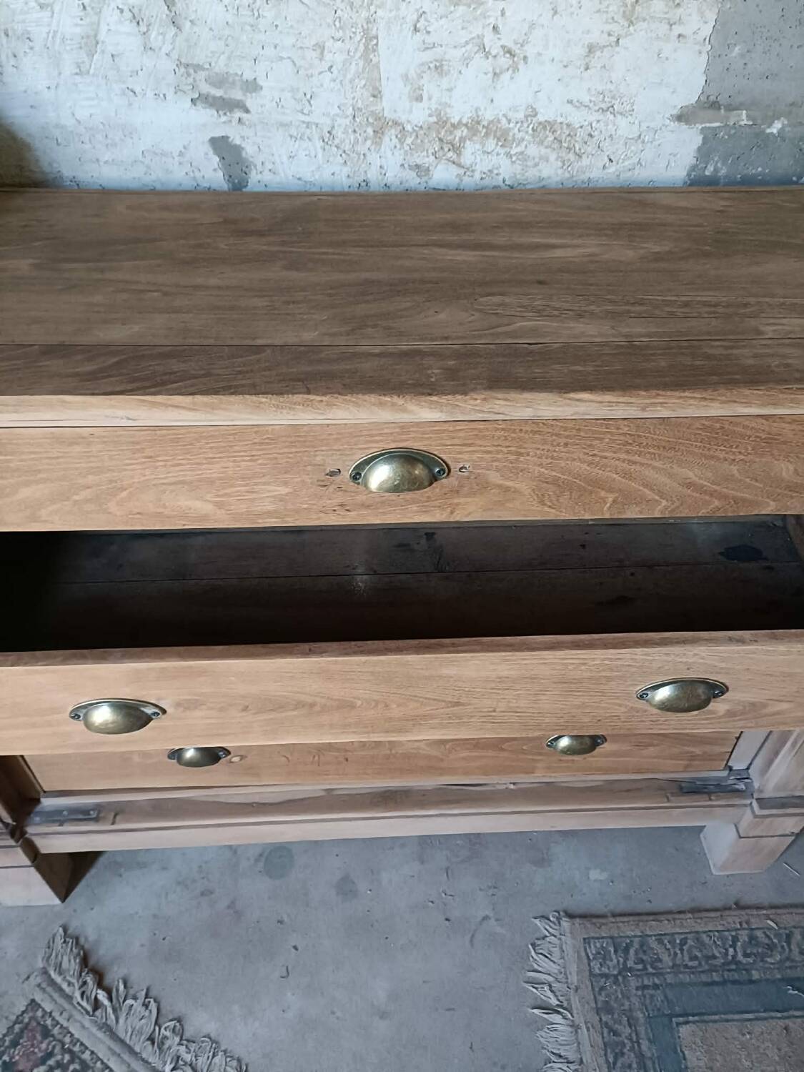 Wooden chest of drawers