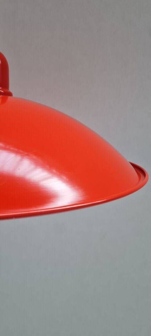 Enamelled sheet metal pendant light