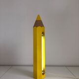 Lampe en forme de crayon jaune éditée par Vilac, France, 1980