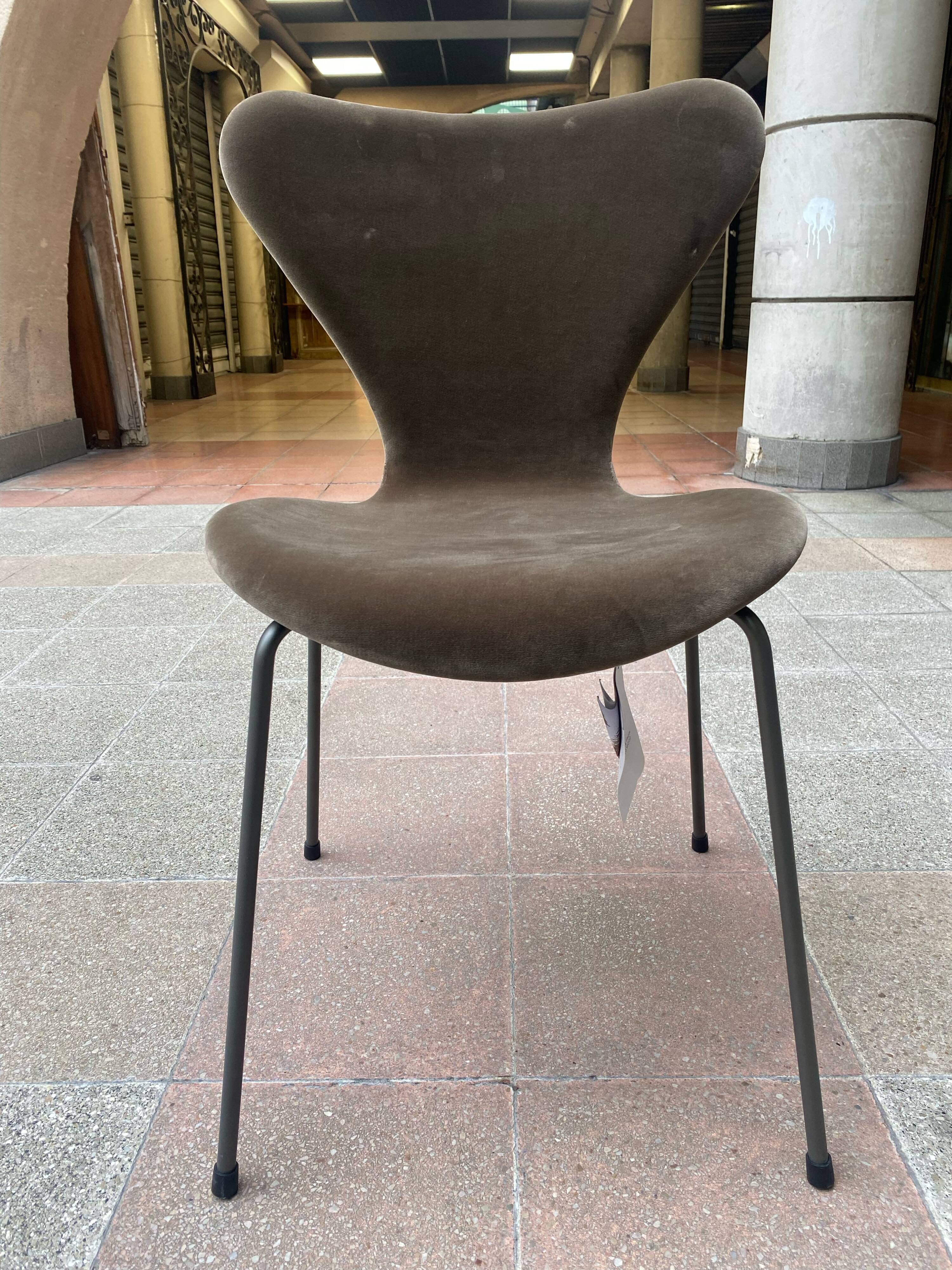 Lot de 4 chaises Série 7 - Edition Fritz Hansen