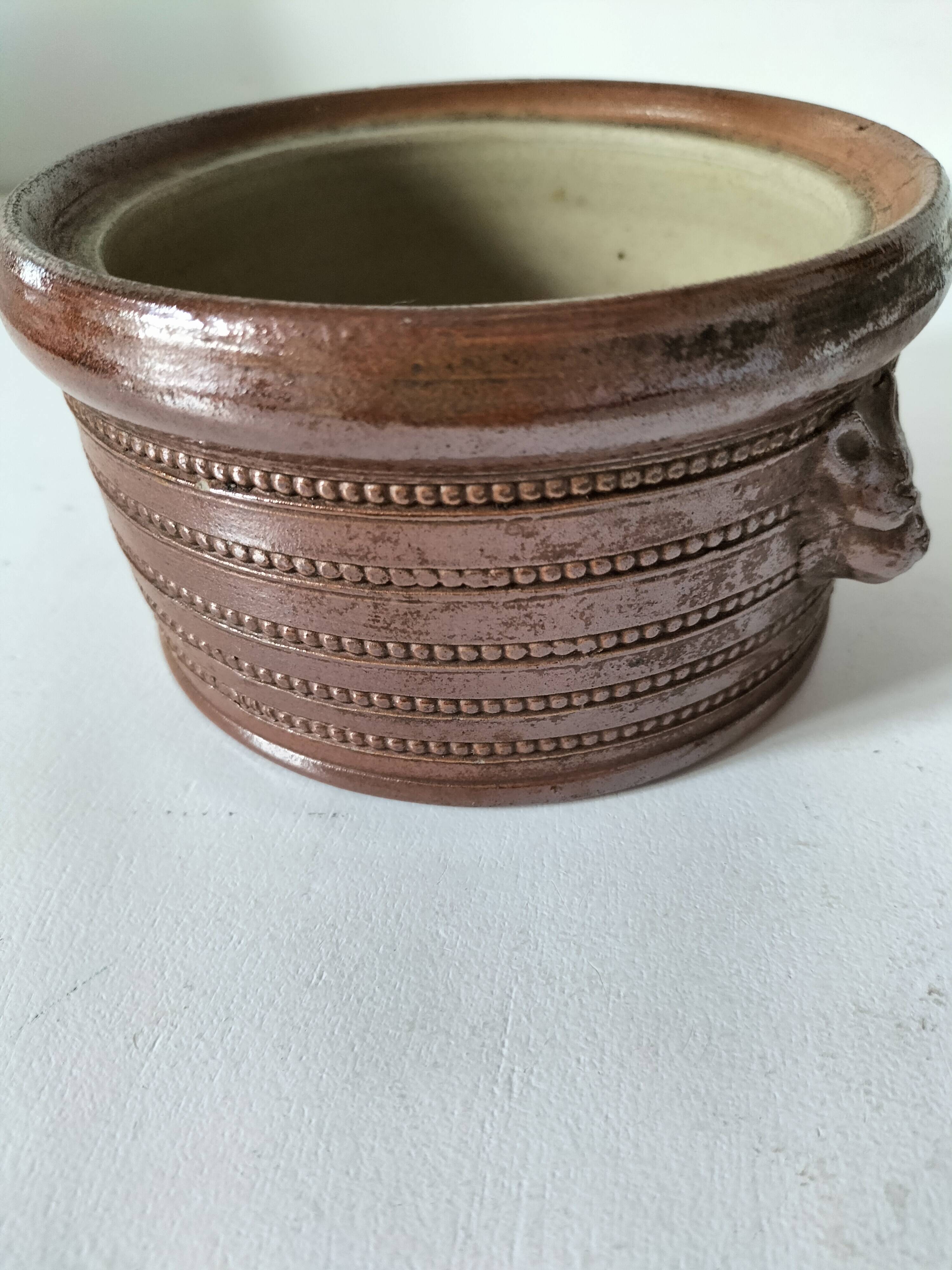 Stoneware pot Corneau Myennes decorated with hares