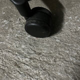 Vitra ID Trim office chair by Antonio Citterio — black mesh backrest and blue fabric seat, aluminium frame.