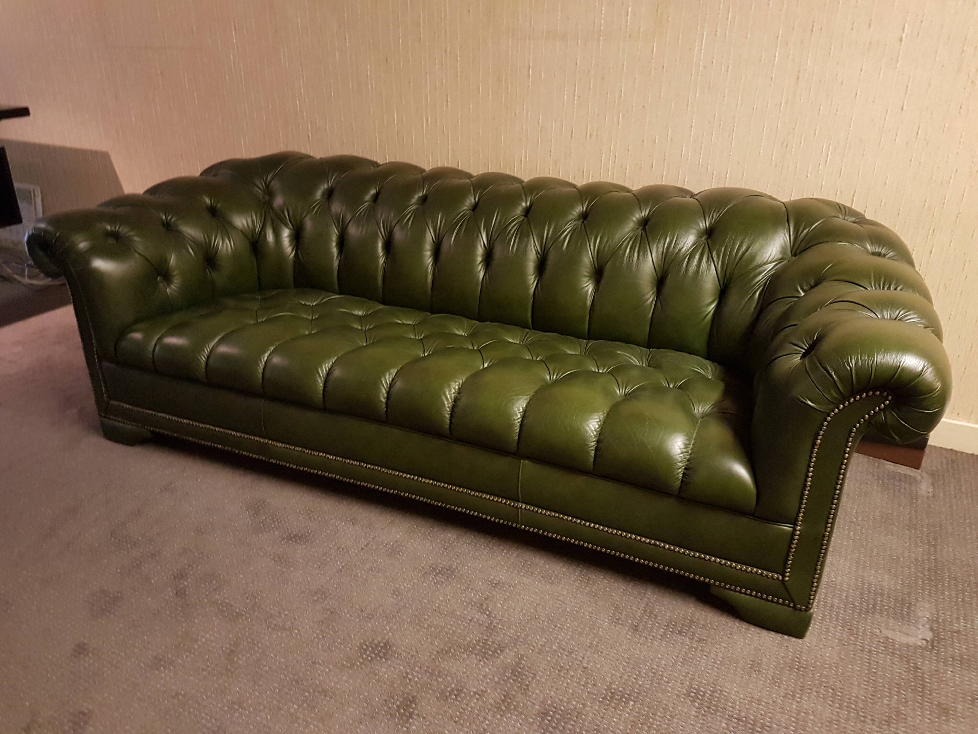 Chesterfield 3-seater dark green sofa