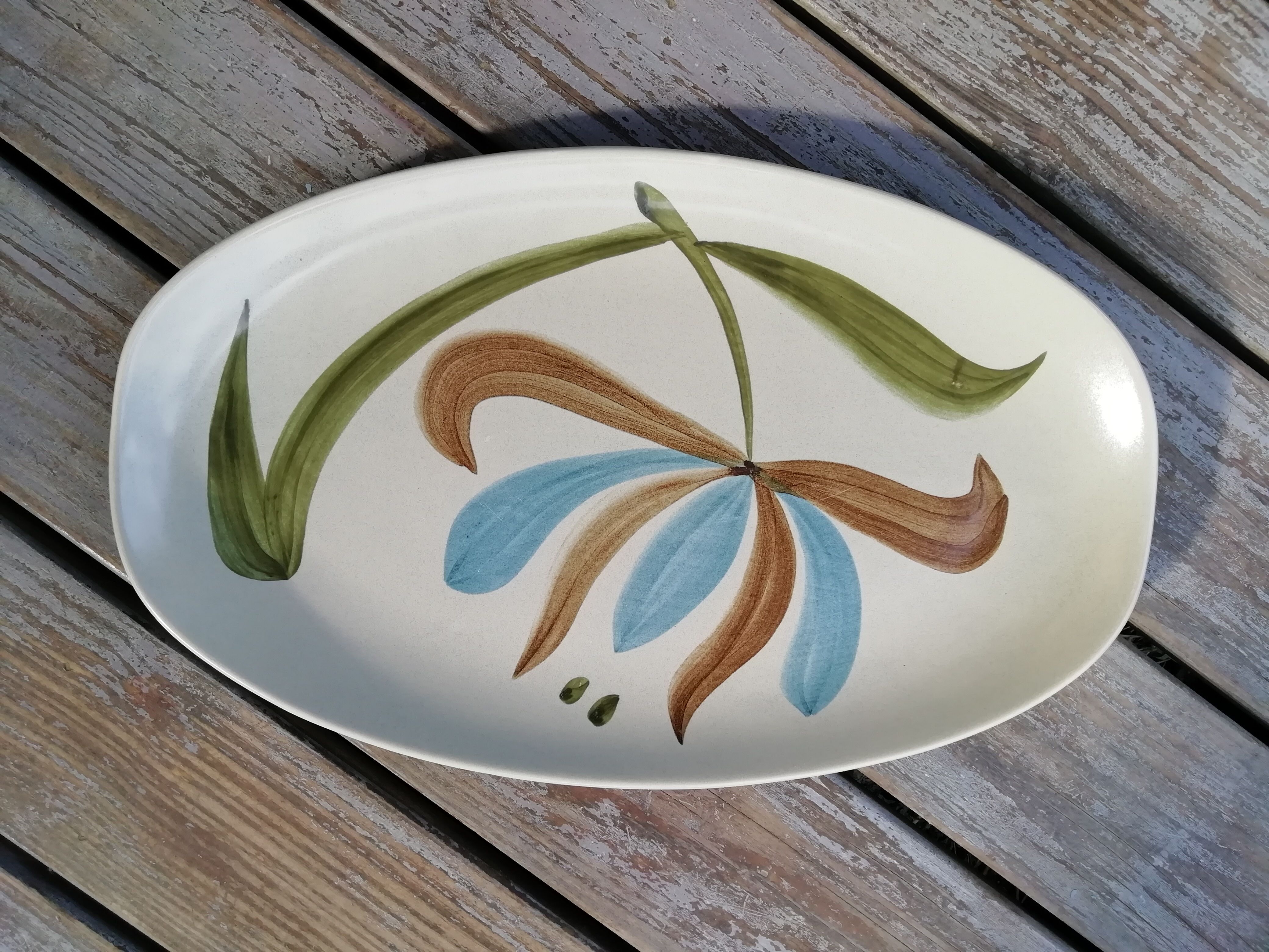 Saline oval dish