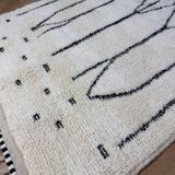 Decorated white Berber rug 270cm x 150cm