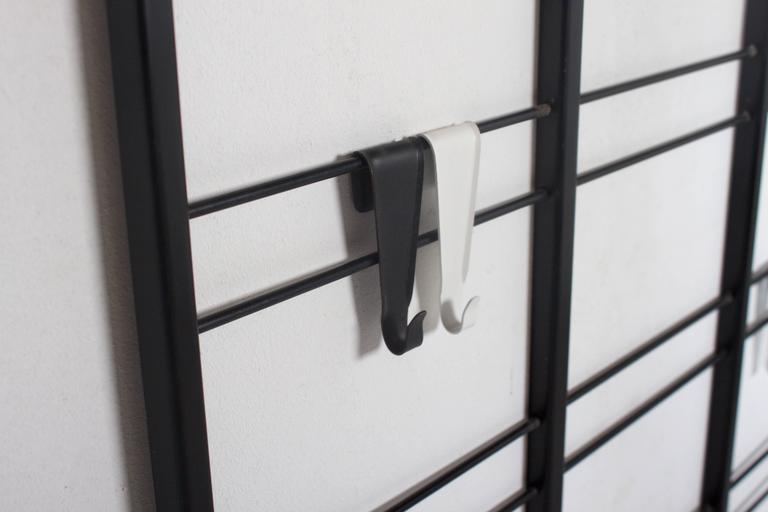 Dutch hangers 'Note Ladder' Pilastro