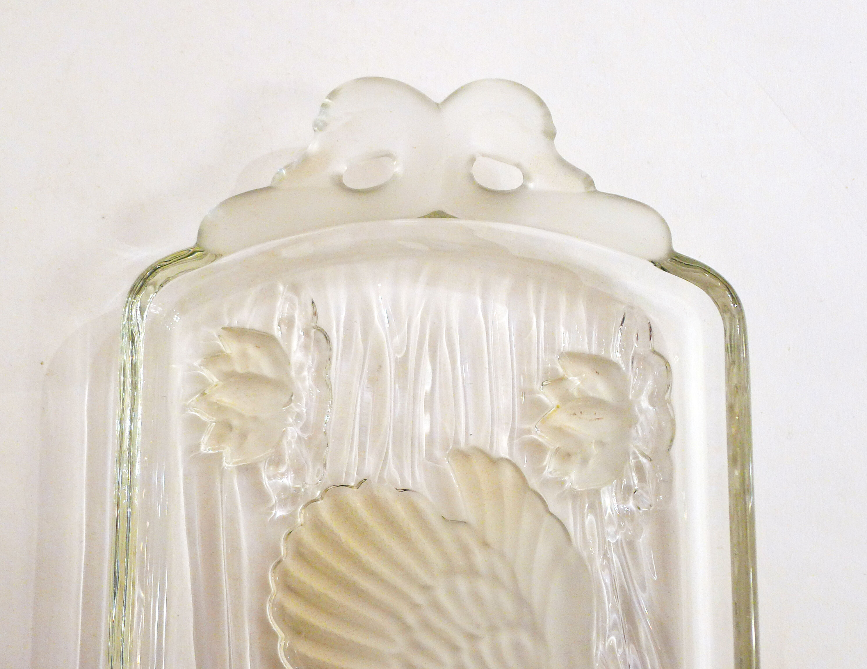 Glass swan cake dish