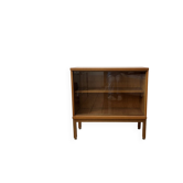 Glass bookshelf / display shelf
