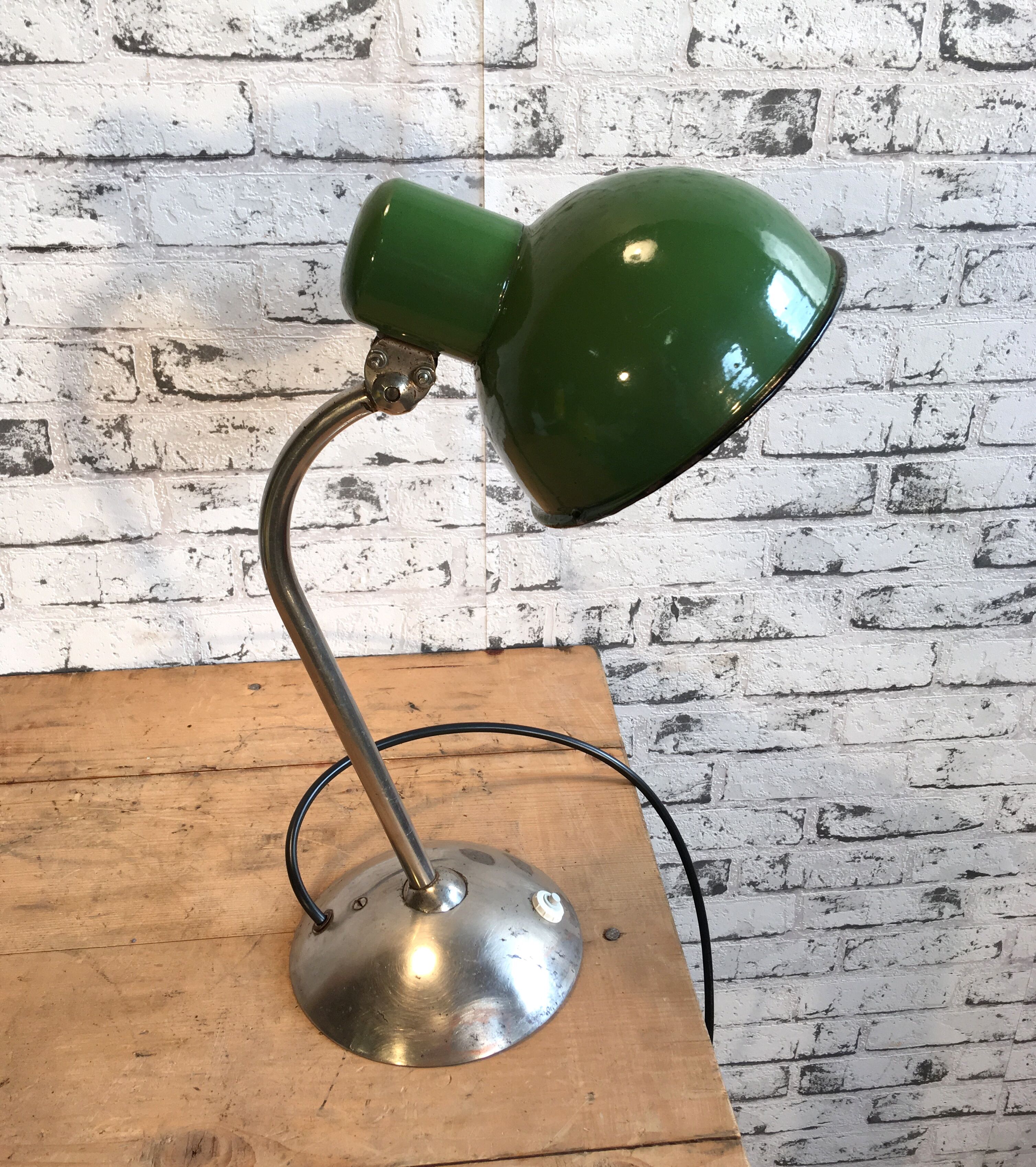 Vintage Industrial Green Enamel Desk Lamp, 1930s