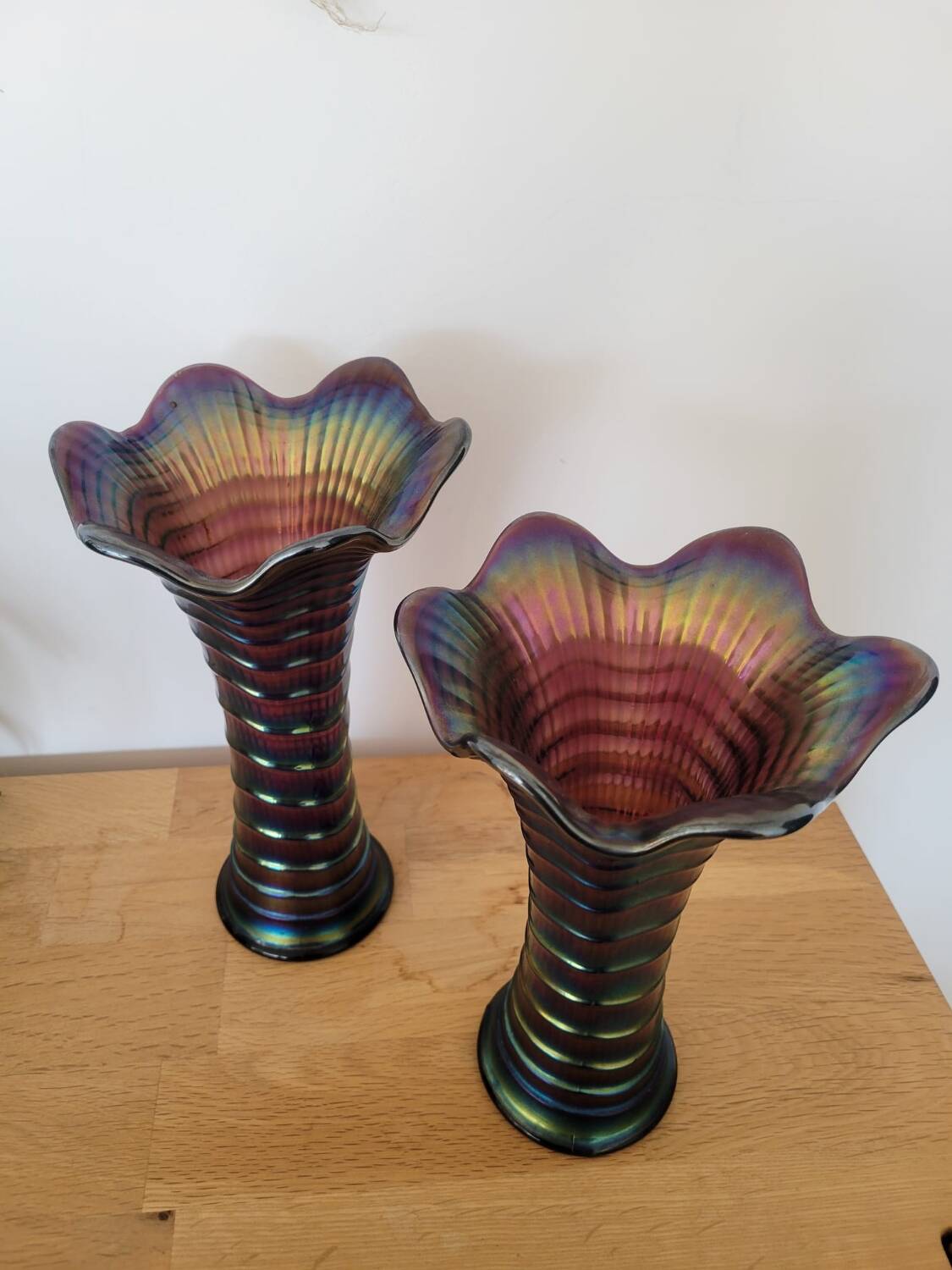 Pair of Imperial vases in iridescent glass
