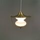 Belle lampe suspendue ancienne en laiton et verre blanc laiteux. Allemagne, années 1950.