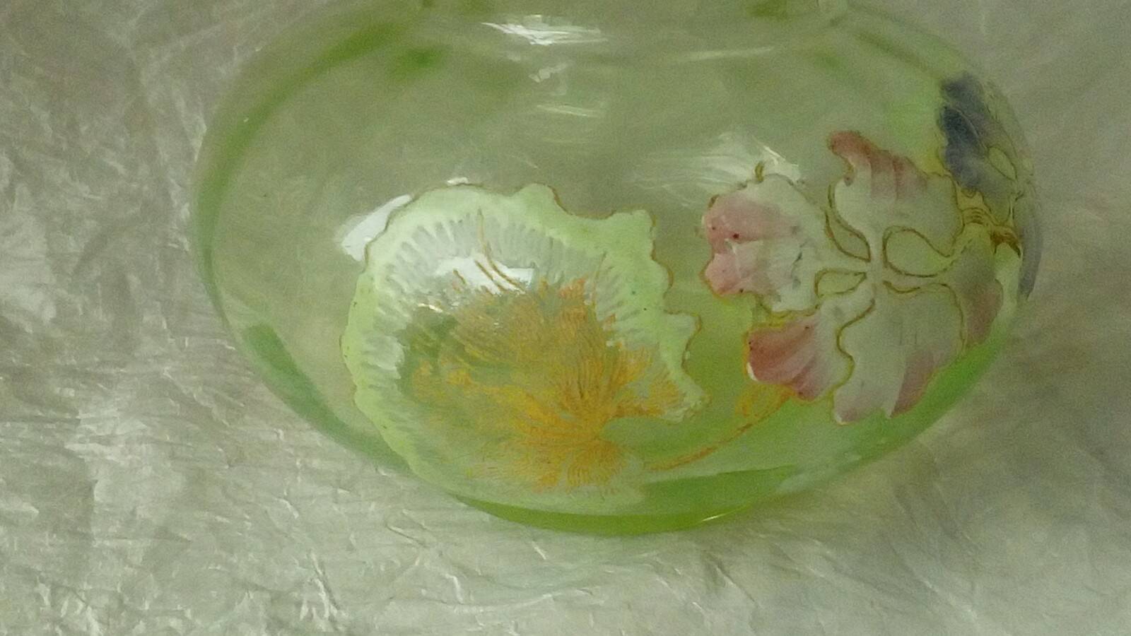 Vase boule en verre emaille email gras
