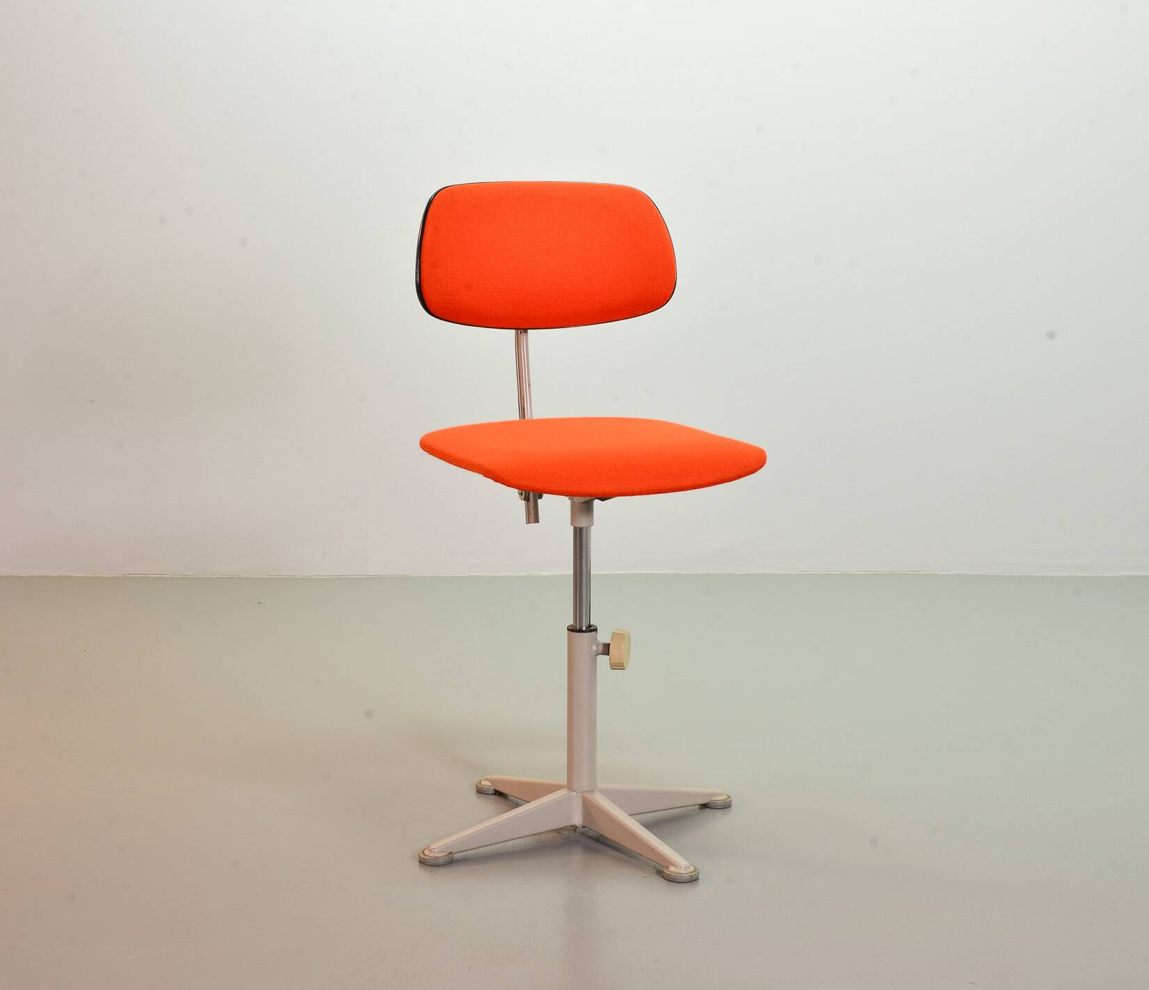 Ahrend De Cirkel Industrial Desk Chair with Orange Fabric Upholstery 1950s
