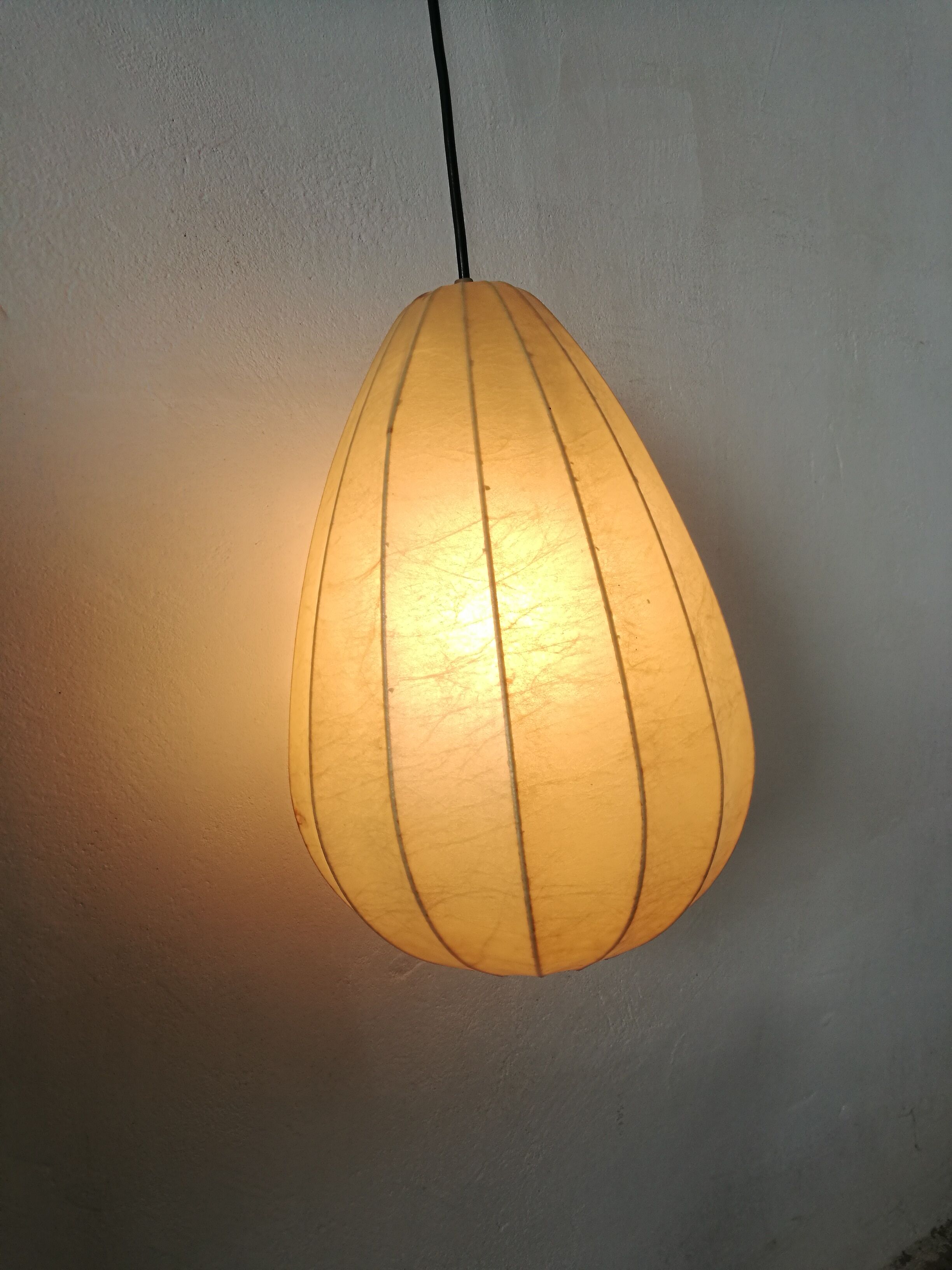Cocoon hanging lamp