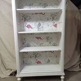 WARDROBE WITH WALLPAPER