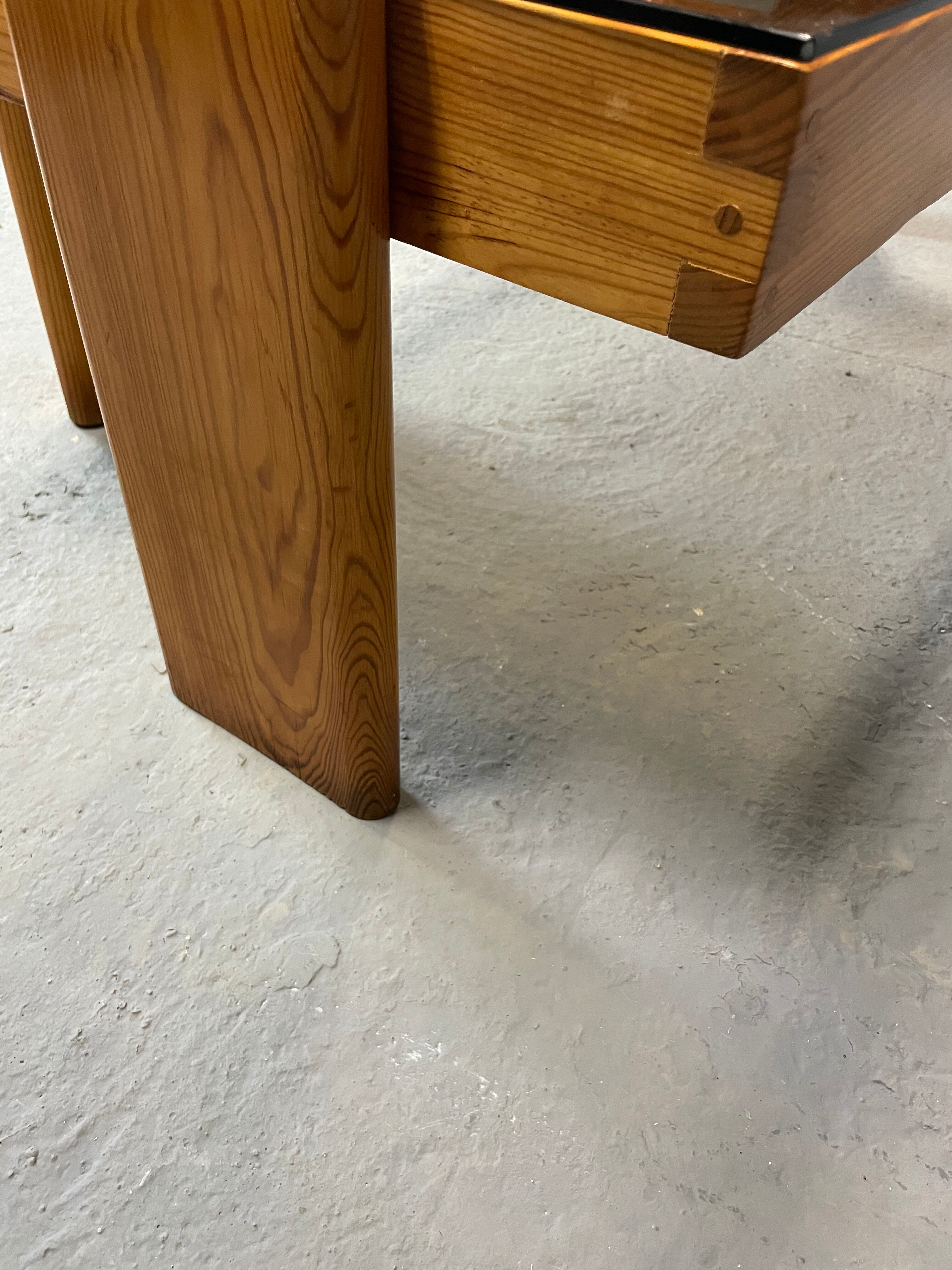 Pine coffee table & glass top