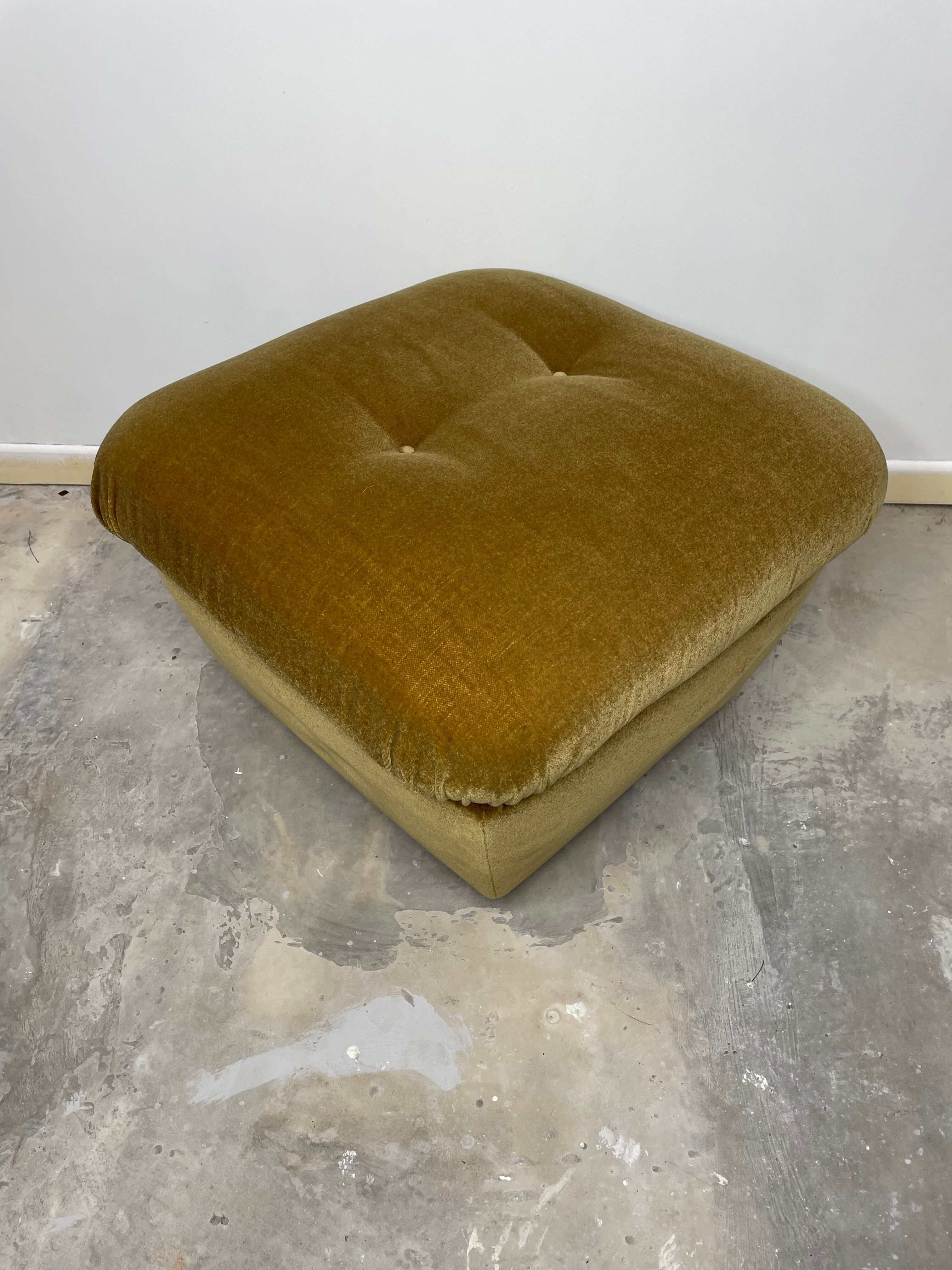 Pouf coffre en velours