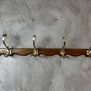 Patère en bois et laiton