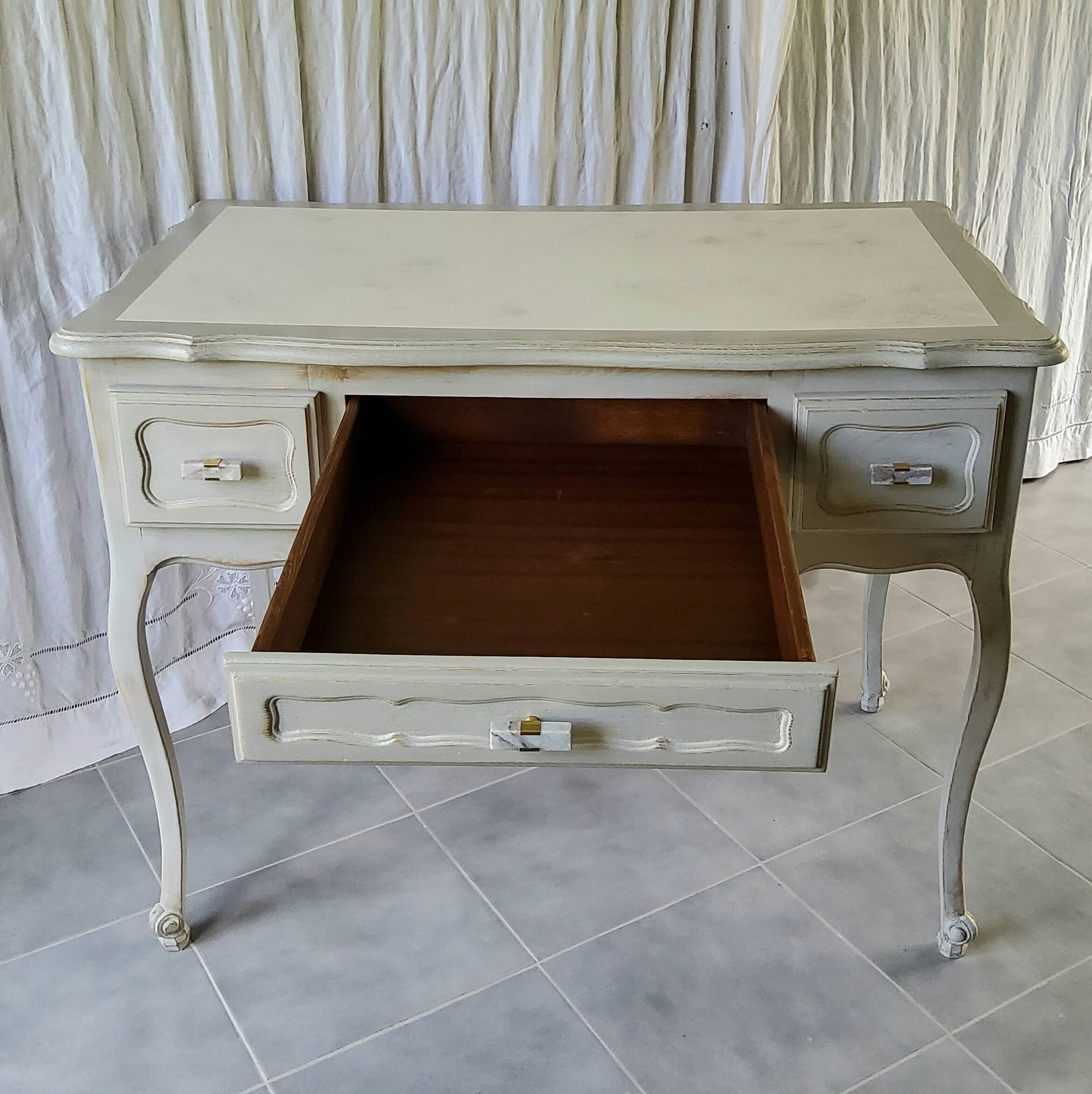 Bureau patiné