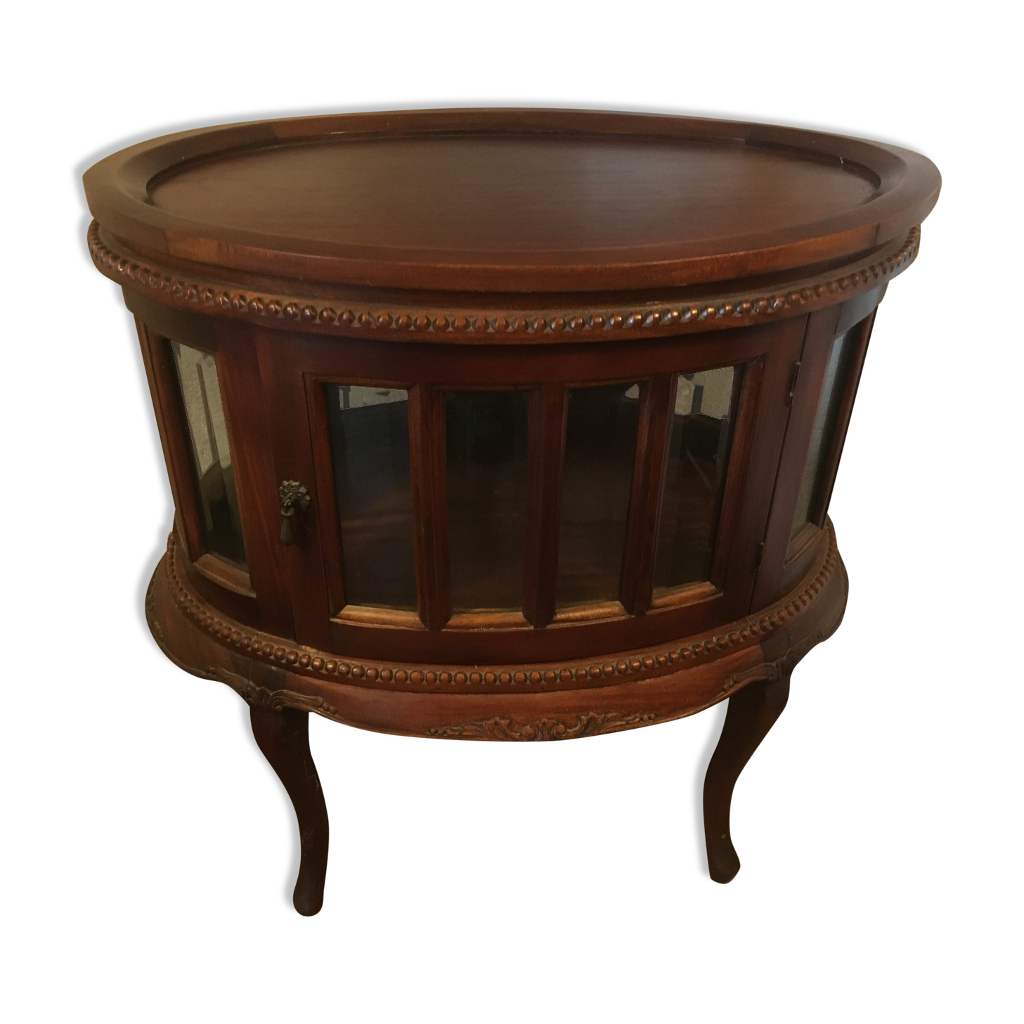 Colonial-style coffee table bar
