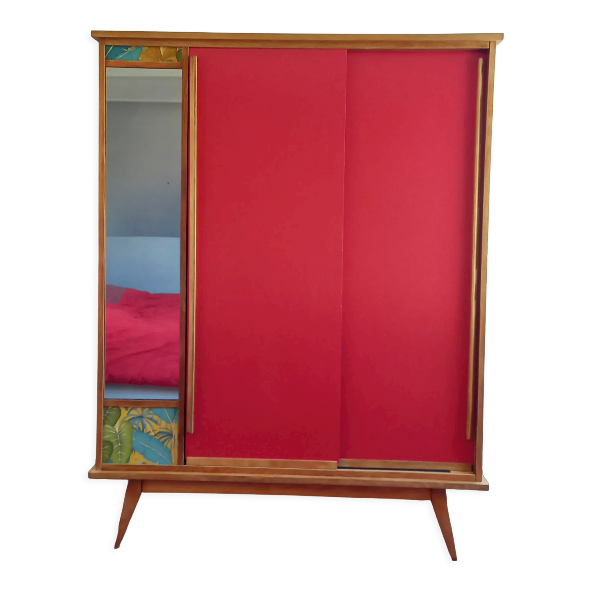 Armoire pieds compas relookée