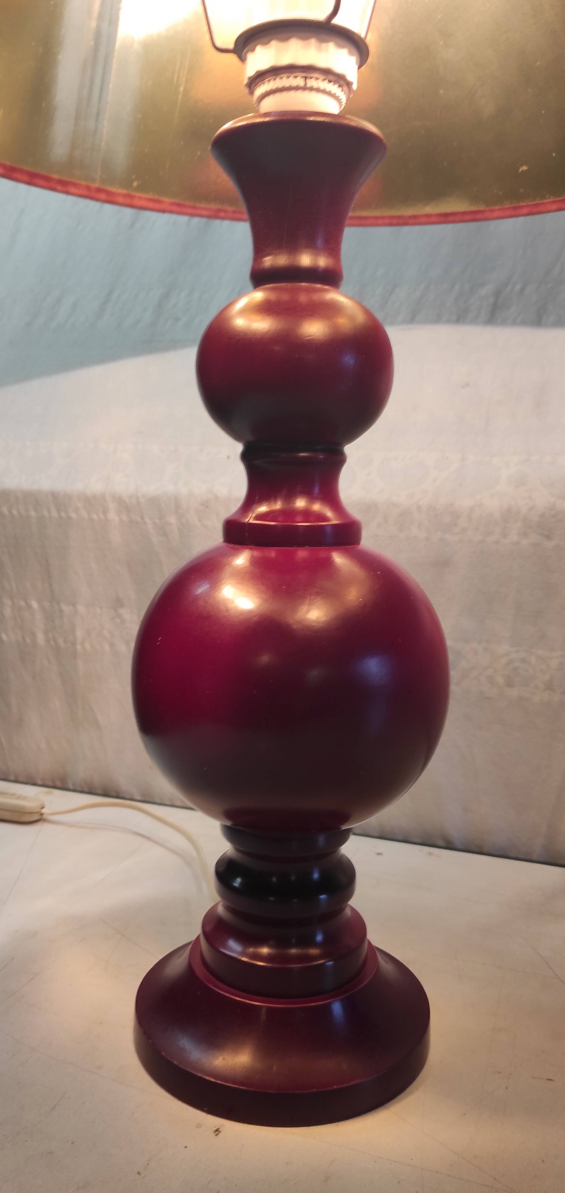 Turned wood table lamp in plum color - 1970s