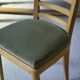 Paire de chaises modernes avec assises en velours vert 1940’s